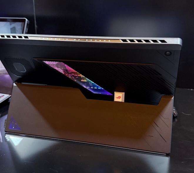 Im體育網(wǎng)站：CES2025ROG新品逐一解讀：解讀不“解毒”看完反倒中毒更深了(圖10)