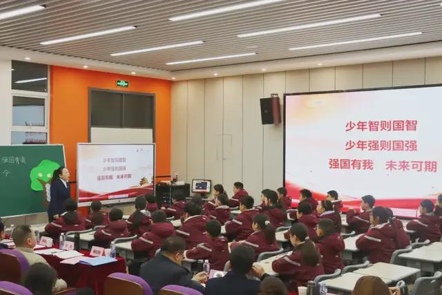 Im（中國(guó)體育）：為明教育紅色引領(lǐng)新津?yàn)槊鲗W(xué)校思政課一體化建設(shè)的探索和思考(圖1)