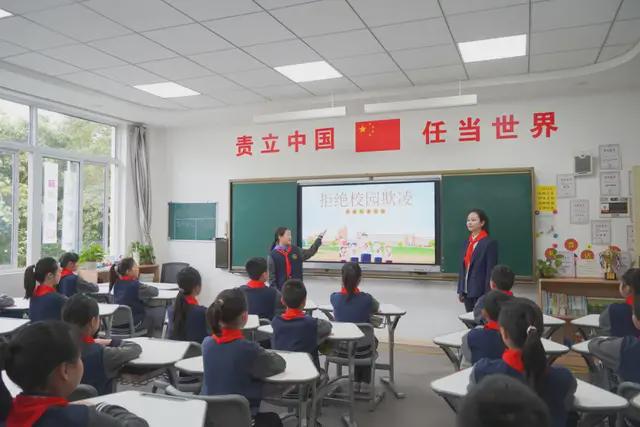 Im（中國(guó)體育）：為明教育紅色引領(lǐng)新津?yàn)槊鲗W(xué)校思政課一體化建設(shè)的探索和思考(圖11)