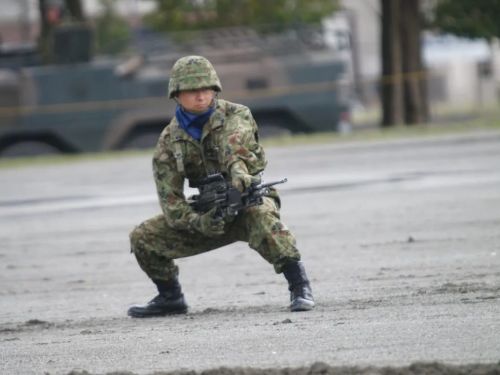 Im（中國體育）：最離奇的死法？日本自衛(wèi)隊(duì)員被機(jī)槍砸中胸口當(dāng)場死亡！丨輕武專欄(圖8)