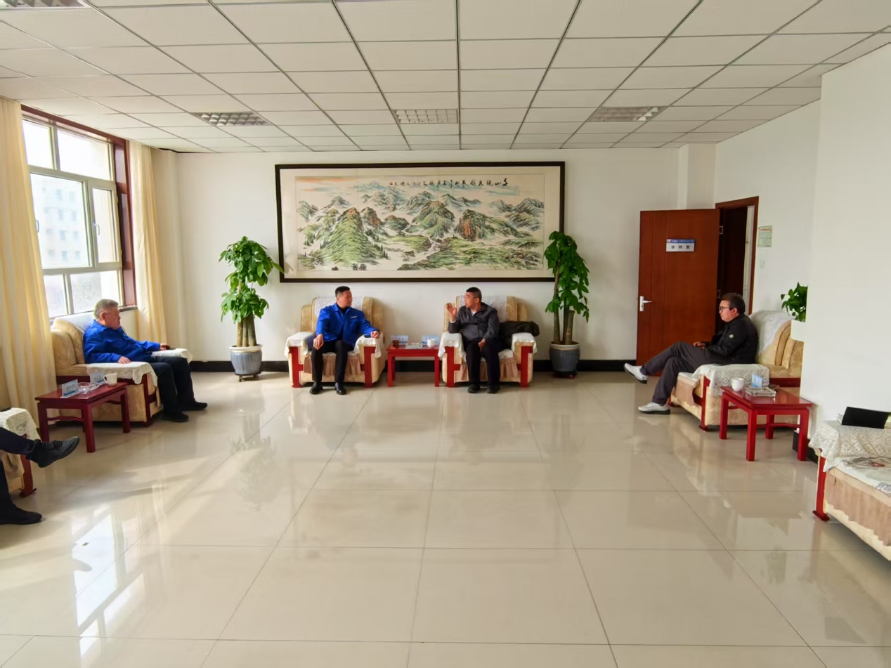 Im（中國體育）：上海鋼聯(lián)董事長朱軍紅一行拜訪新疆昆玉鋼鐵有限公司(圖1)